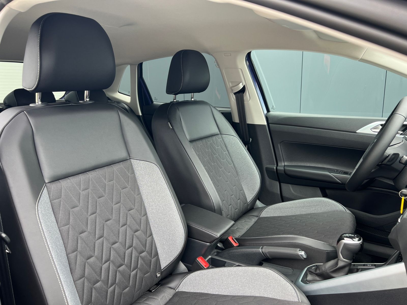 Fahrzeugabbildung Volkswagen Polo GOAL 1.0 TSI DSG *LED, App-Connect, 16"-LM*