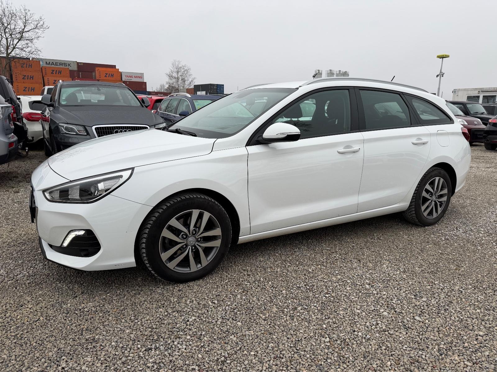 Hyundai i30 cw Klima Sitzheizung Alufelgen PDC LED Euro6