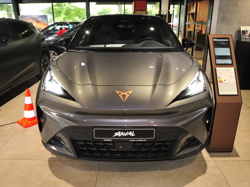Cupra Raval Edition Dynamic Plus 52 kWh Matrix 19 Zoll imagem 2