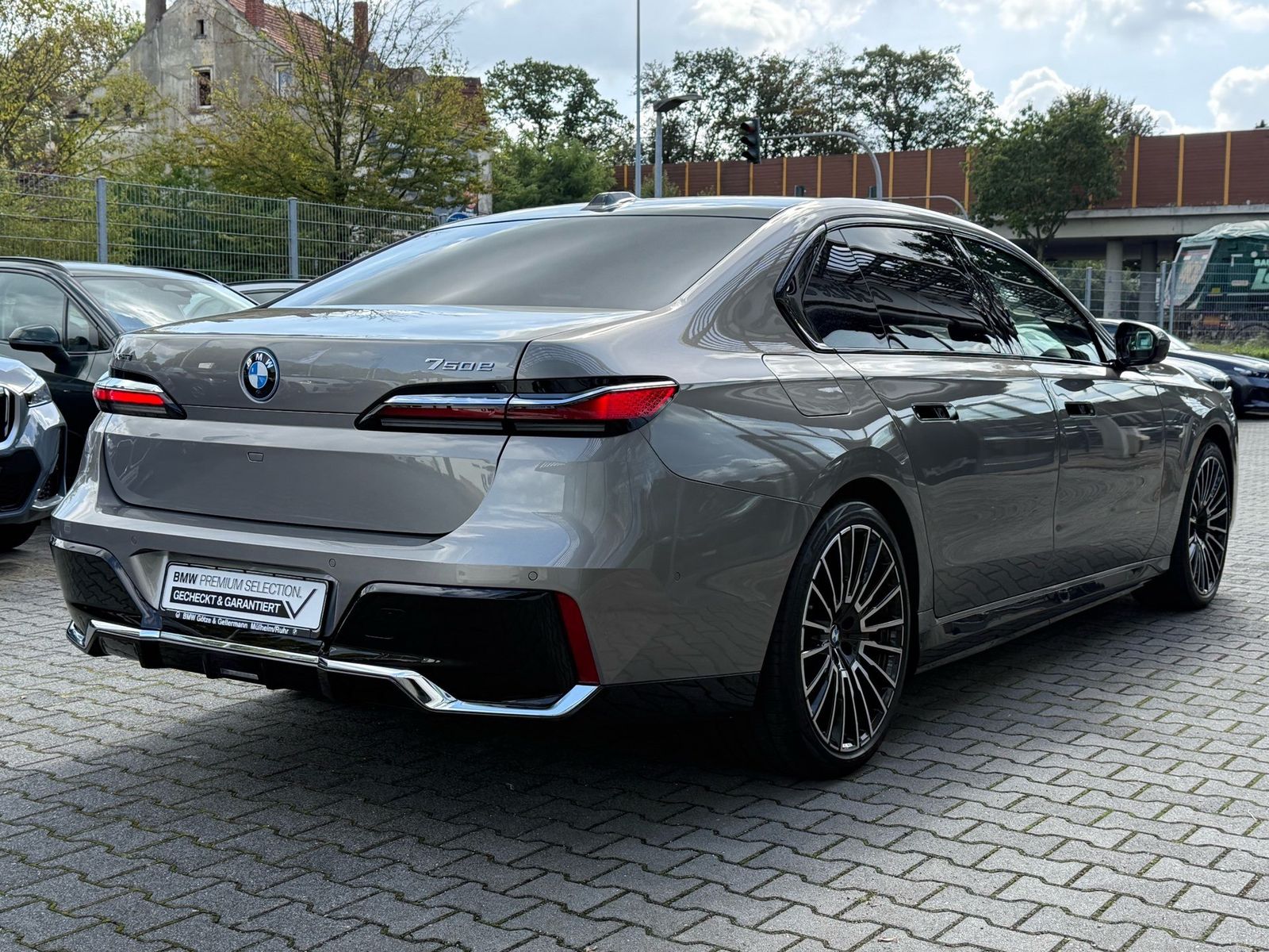BMW 750 - Bild 2