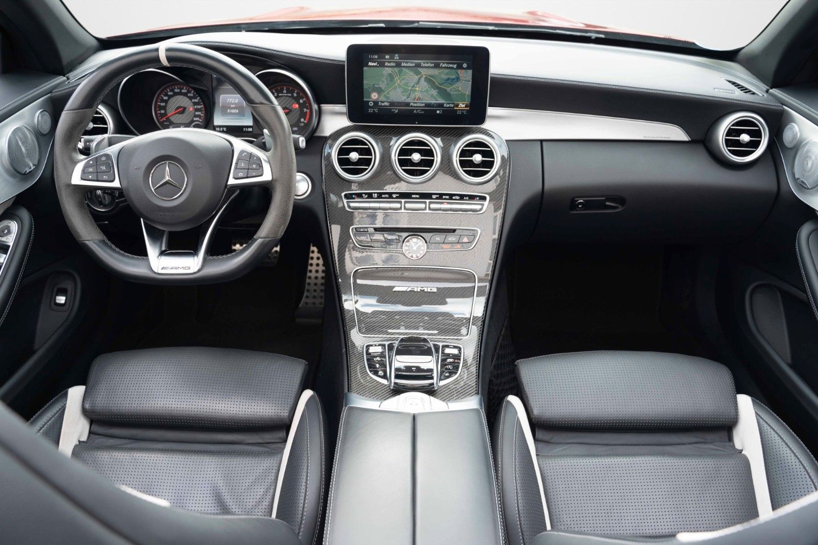 Fahrzeugabbildung Mercedes-Benz C 63S AMG V8 CARBON BURM HUD NIGHT KAM 360°