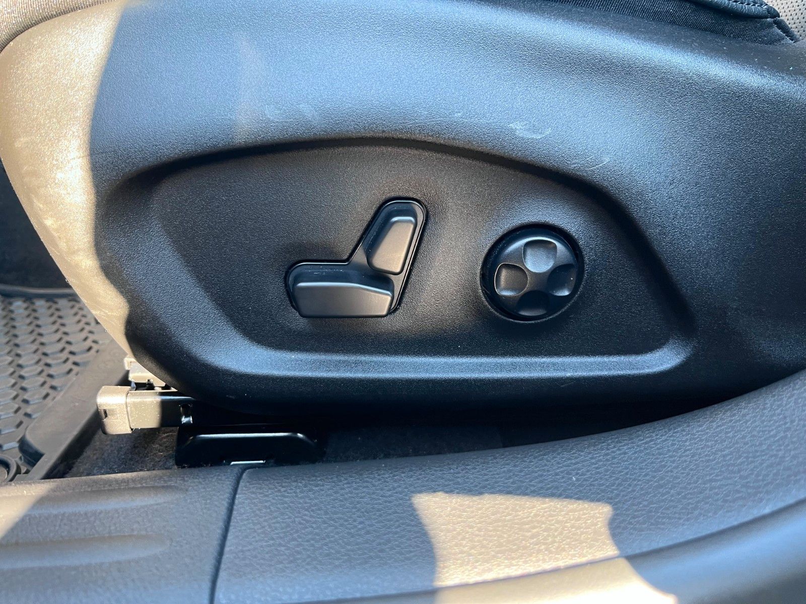 Fahrzeugabbildung Jeep Compass Summit Mild-Hybrid FWD Navi elektr. uvm