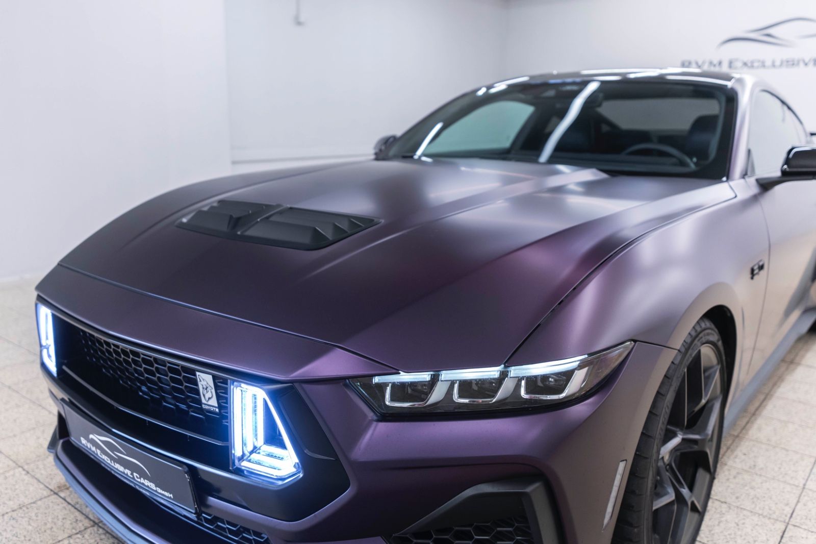 Fahrzeugabbildung Ford Mustang 5.0L V8 COYOTE KAM TOTW LED CARPLAY