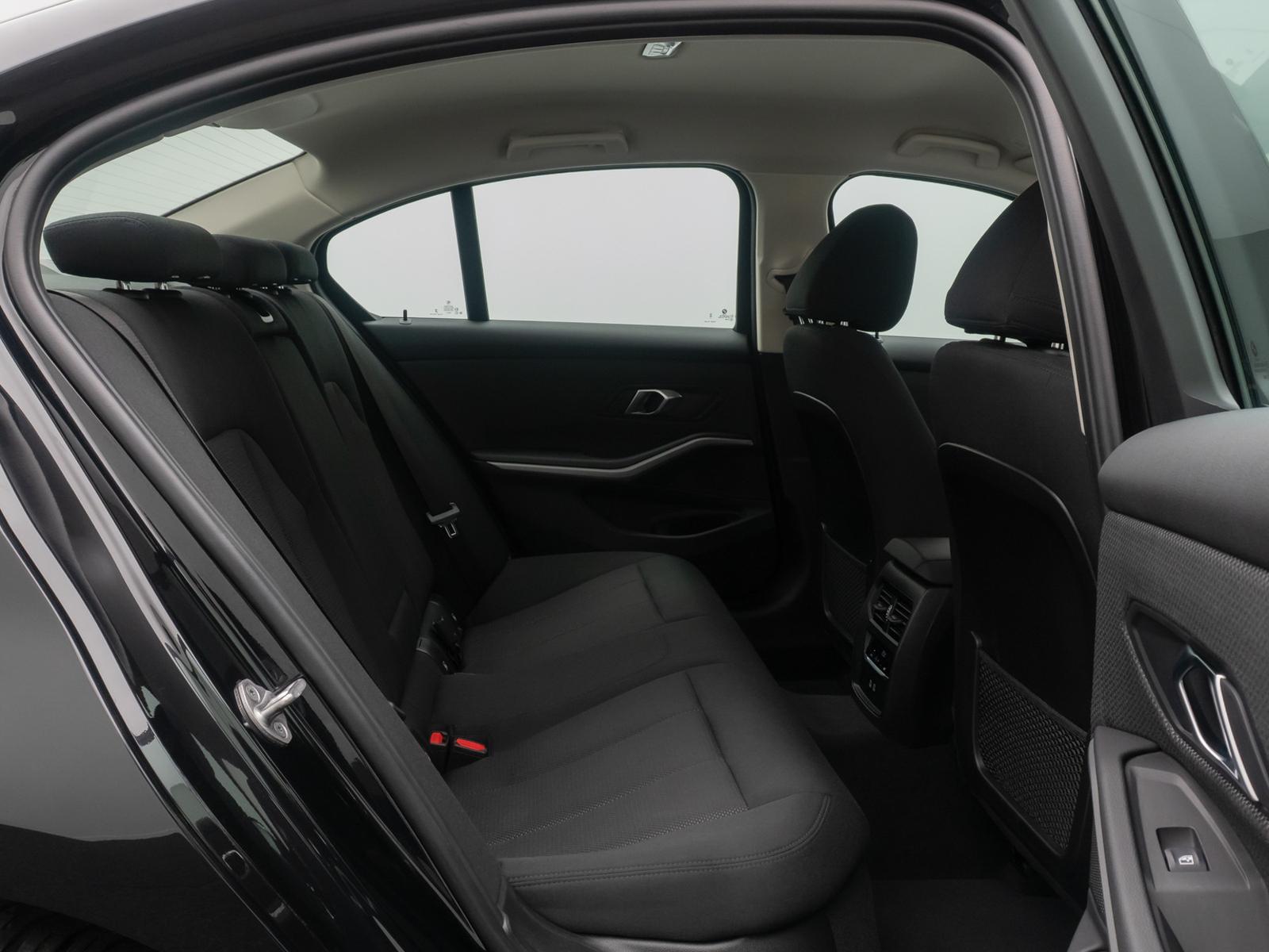 BMW 318i GeschwindigReg DAB PDC Widscreen Cockpit+