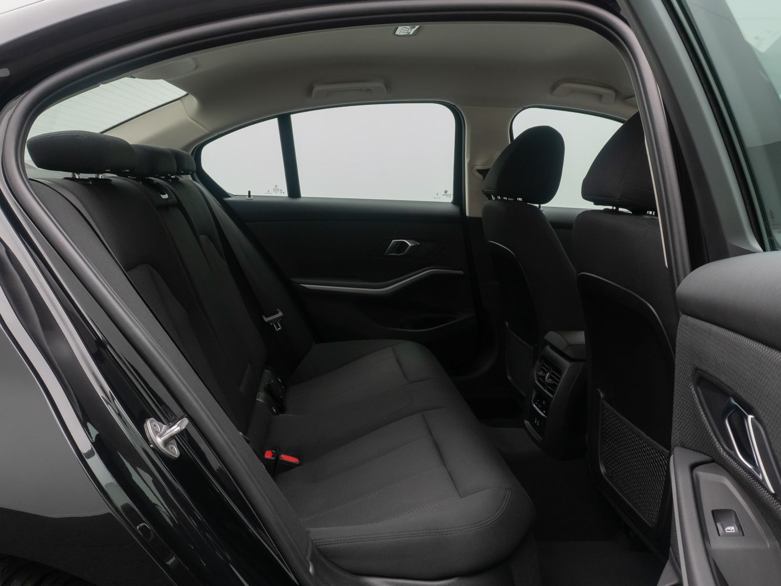 Fahrzeugabbildung BMW 318i Widscreen DAB PDC GeschwindigReg Cockpit+