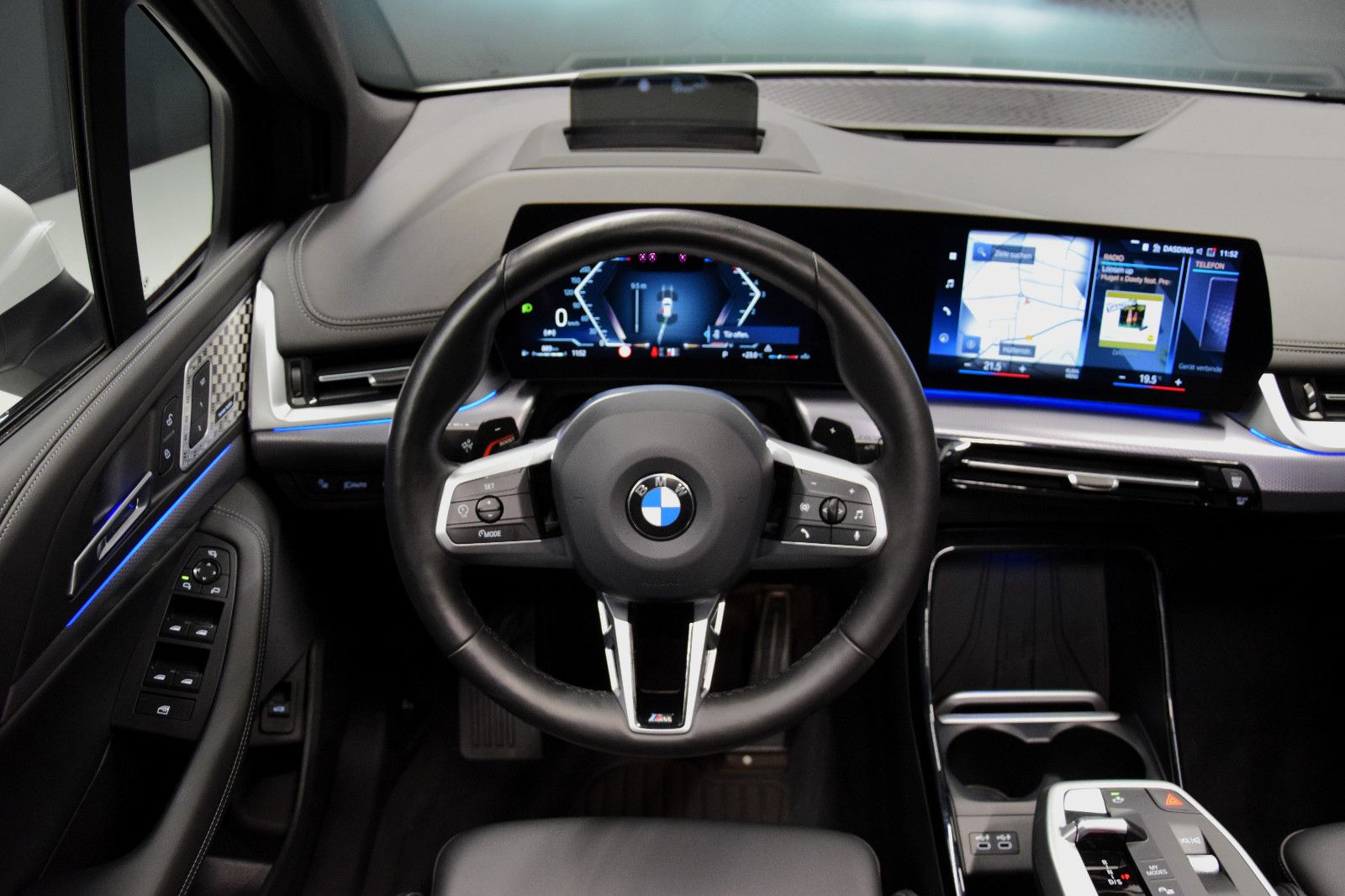 Fahrzeugabbildung BMW 223d Active Tourer xDrive M Sport Pano AHK HuD