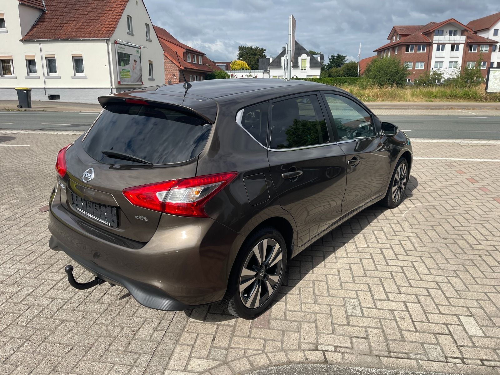 Fahrzeugabbildung Nissan Pulsar 1.2 N-Connecta Navi/AHK/Allwetterreifen