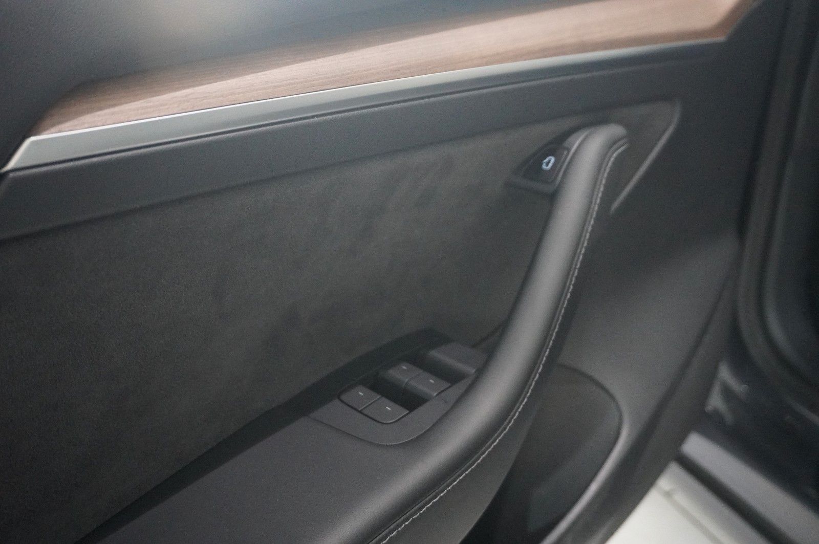 Fahrzeugabbildung Tesla Model 3 LONGRANGE DUAL-MOTOR NAVI/KAMERA/SH/PANO