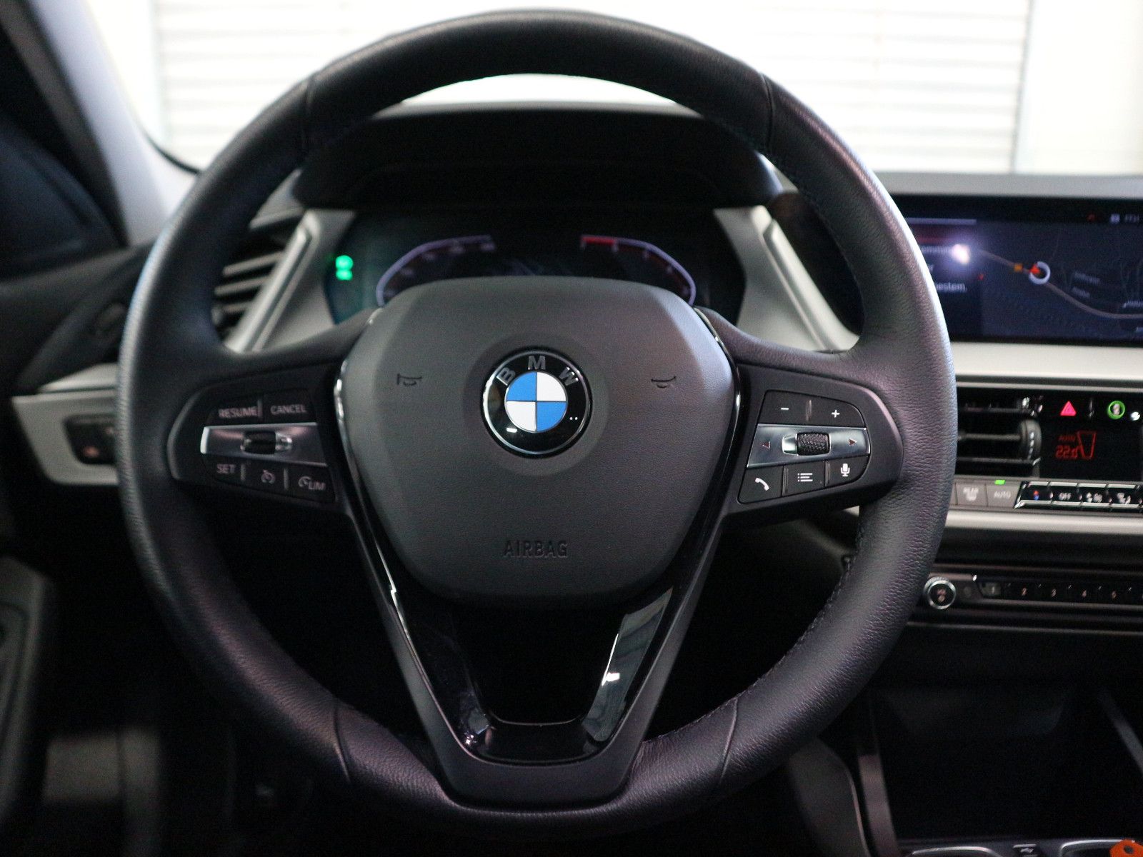 Fahrzeugabbildung BMW 118 i Advantage DAB GRA LED Nav PDC Live-Cockpit