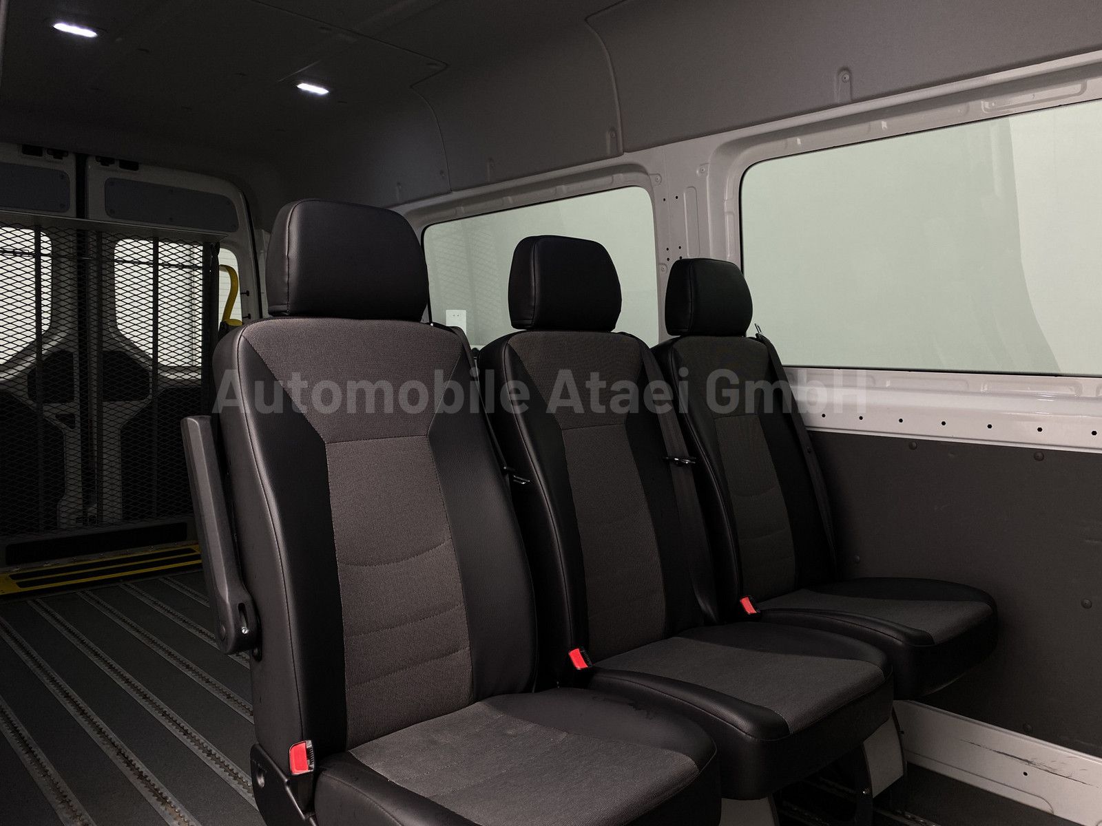 Fahrzeugabbildung Volkswagen Crafter 35 *MAXI* Rollstuhl-Lift (2871)