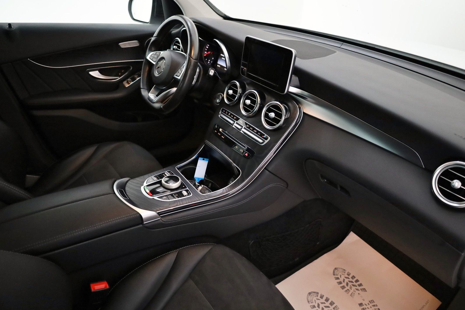 Fahrzeugabbildung Mercedes-Benz GLC 250 Coupe 4M AMG-Line Int. T.Leder,Navi,360°