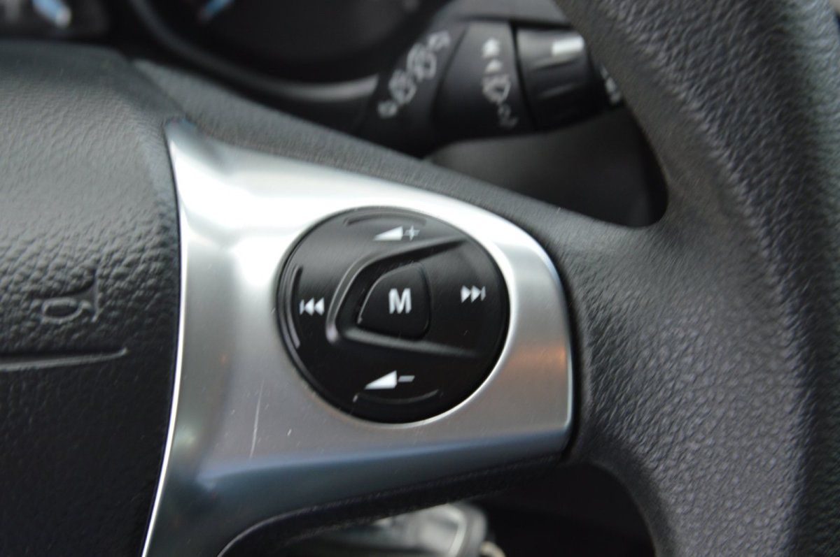 Fahrzeugabbildung Ford Focus Turnier   Trend SHZ Frontscheibenheizung