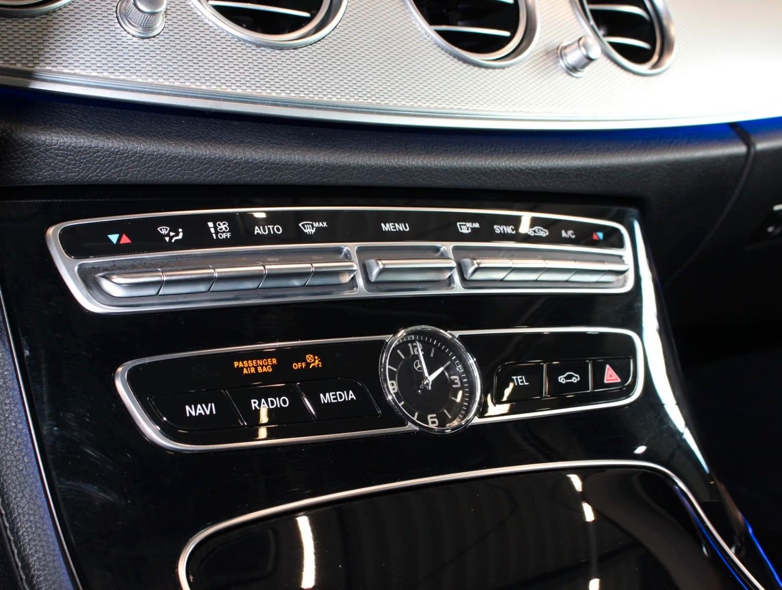 Fahrzeugabbildung Mercedes-Benz E 350 d T Avantgarde 9G 360°+LED+2.Hand