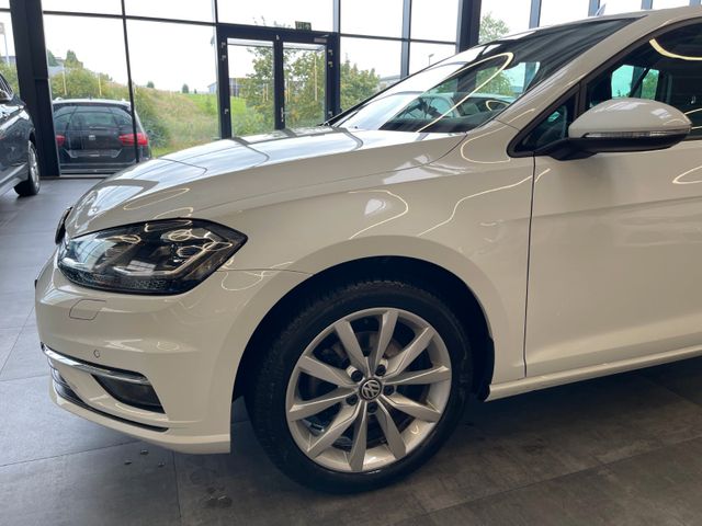 Volkswagen Golf VII Lim. Highline 1.5 TSI *1.HAND*LED*AHK*