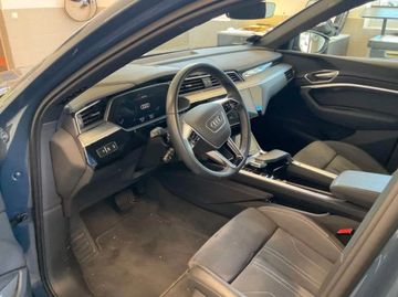 Audi Q8 e-tron - 5