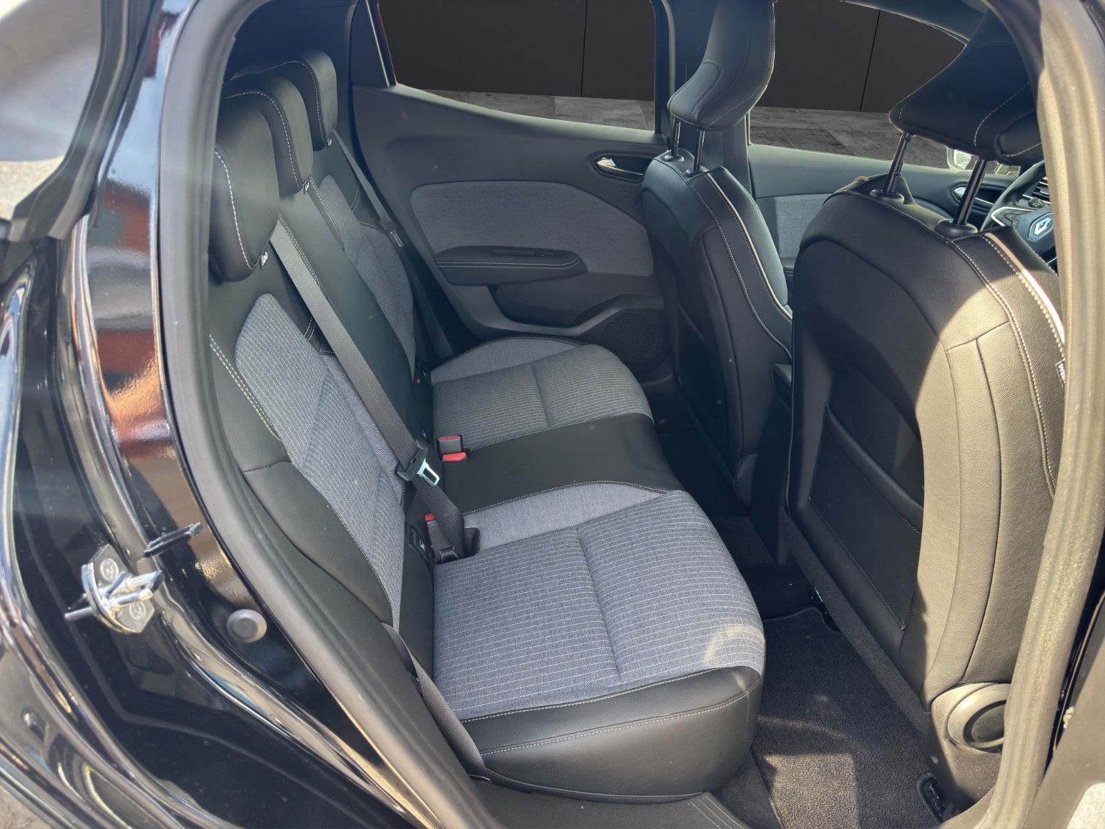 Fahrzeugabbildung Renault Clio V Lutecia Bluetooth/Navi/Ambiente/LED