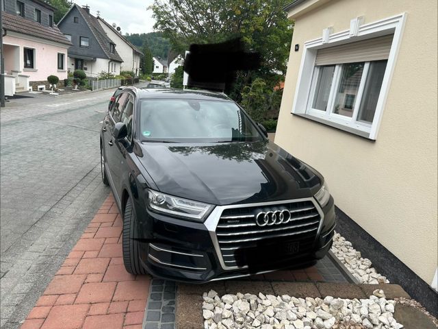 AUDI Q7 3.0 TDI quattro 7Sitzer Digital Tacho