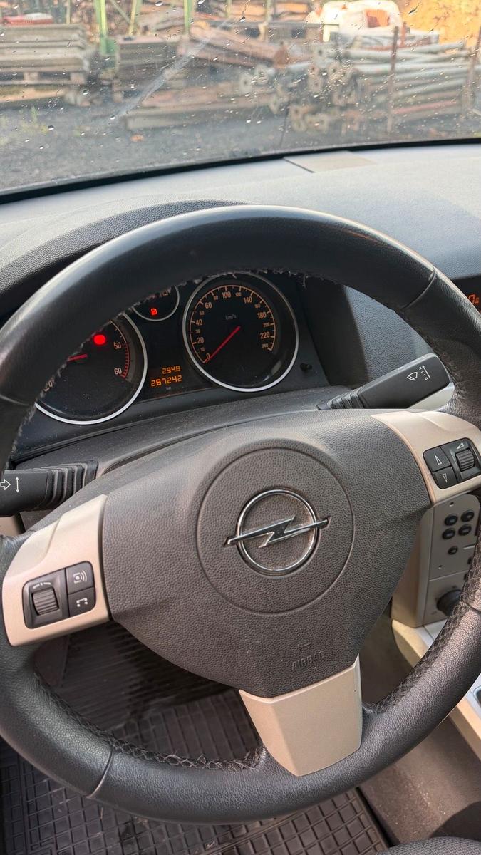 Opel Astra 2007 — photo 8