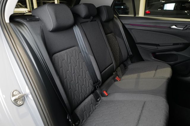Volkswagen Golf VIII 1.5TSI Life RKam Navi Matrix HuD Totwi