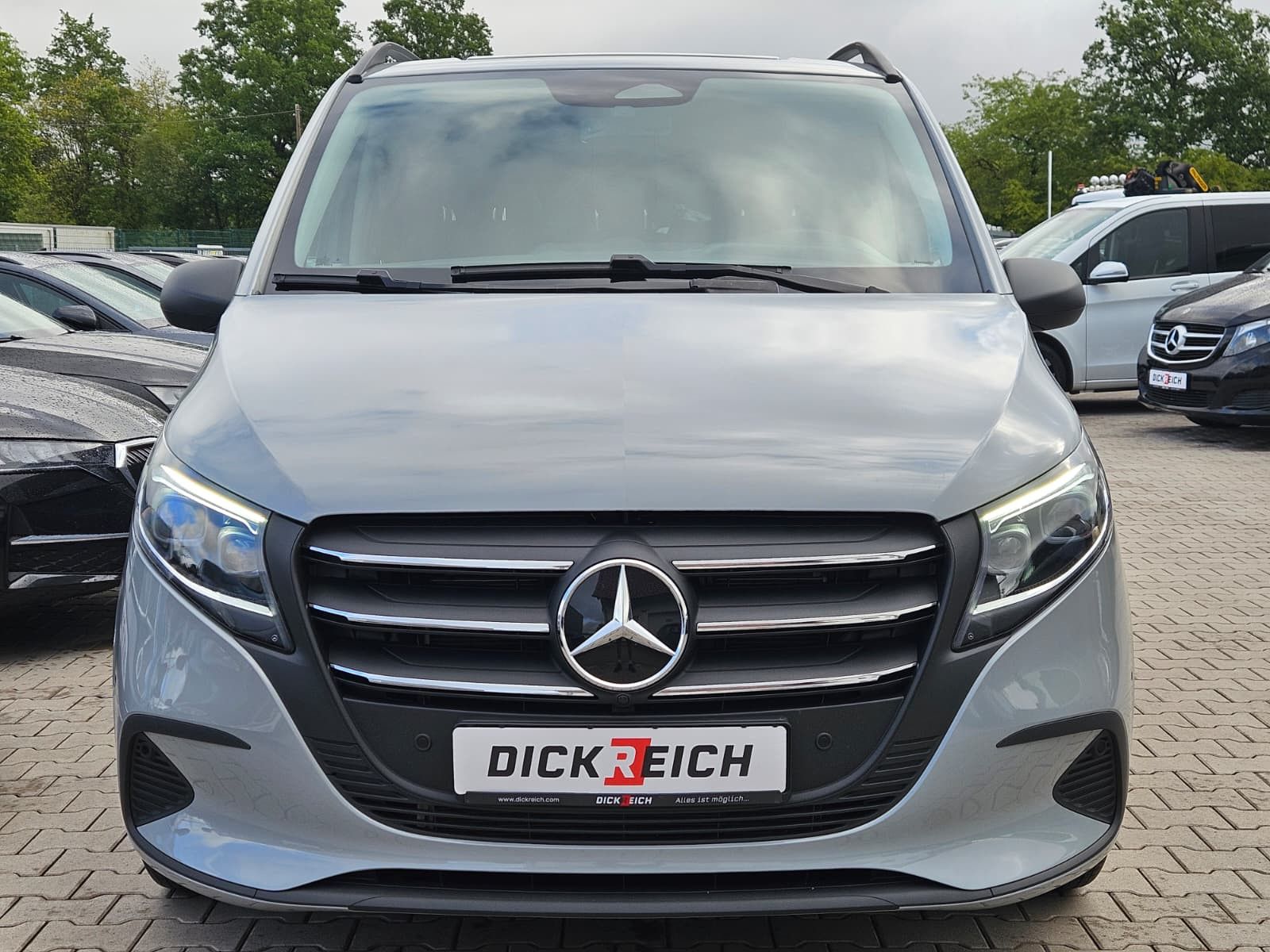 Fahrzeugabbildung Mercedes-Benz Vito 119 Tourer lang SELECT Sport LED*LEDER*AHK