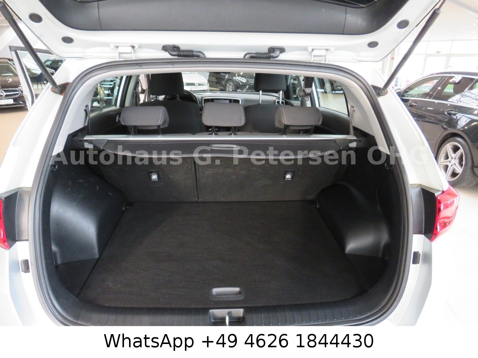 Fahrzeugabbildung Kia Sportage 1.6 CRDi*Automatik*SHZ*AHK*CAM*NAVI