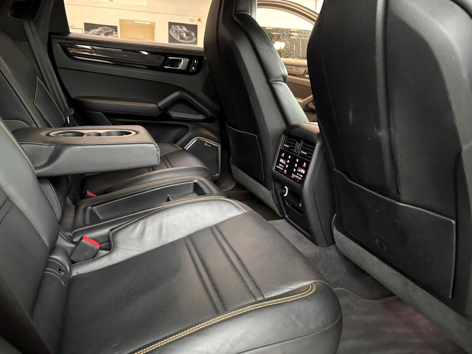 Fahrzeugabbildung Porsche Cayenne Coupe Turbo GT/Burmester/PCCB/Carbon