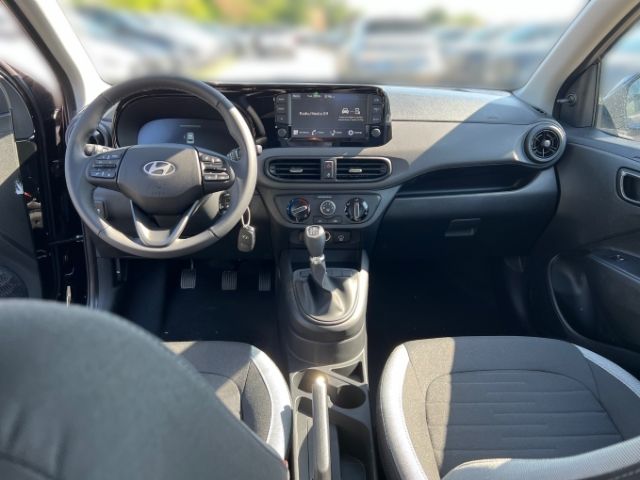 Fahrzeugabbildung Hyundai i10 1.0 MJ24 M/T Select KLIMA+RADIO+TEMPOMAT+UVM