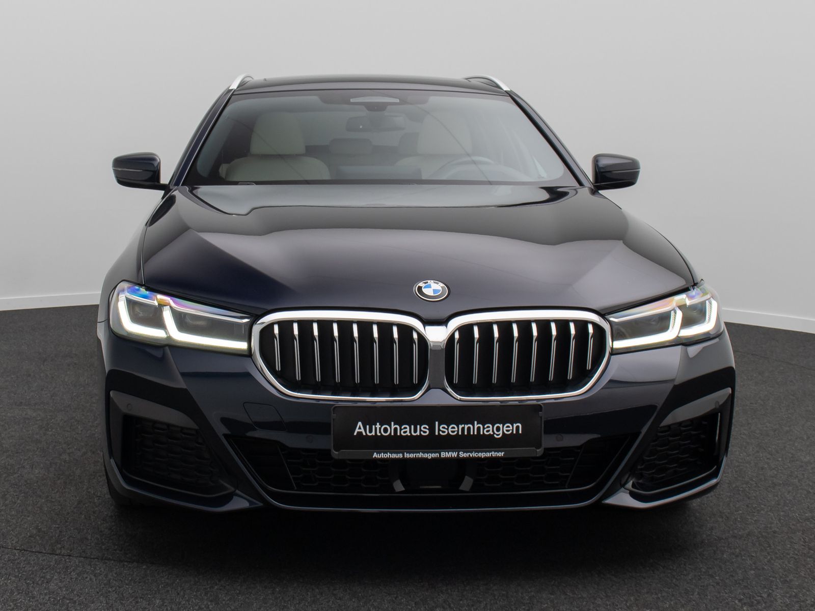 Fahrzeugabbildung BMW 530d M Sport Laser 4xKlima Panorama DAB HUD 19"