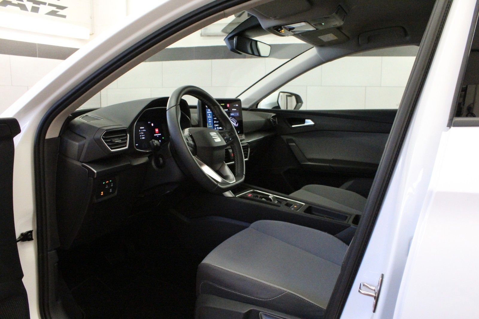 Fahrzeugabbildung SEAT Leon Sportstourer 1.5 Style DSG Automatik