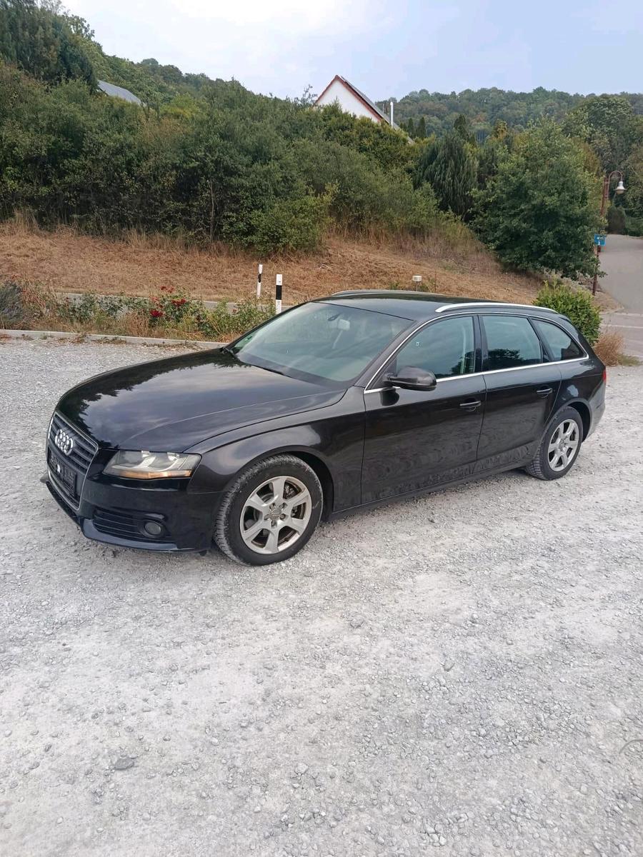 Audi A4 2010 — photo 5
