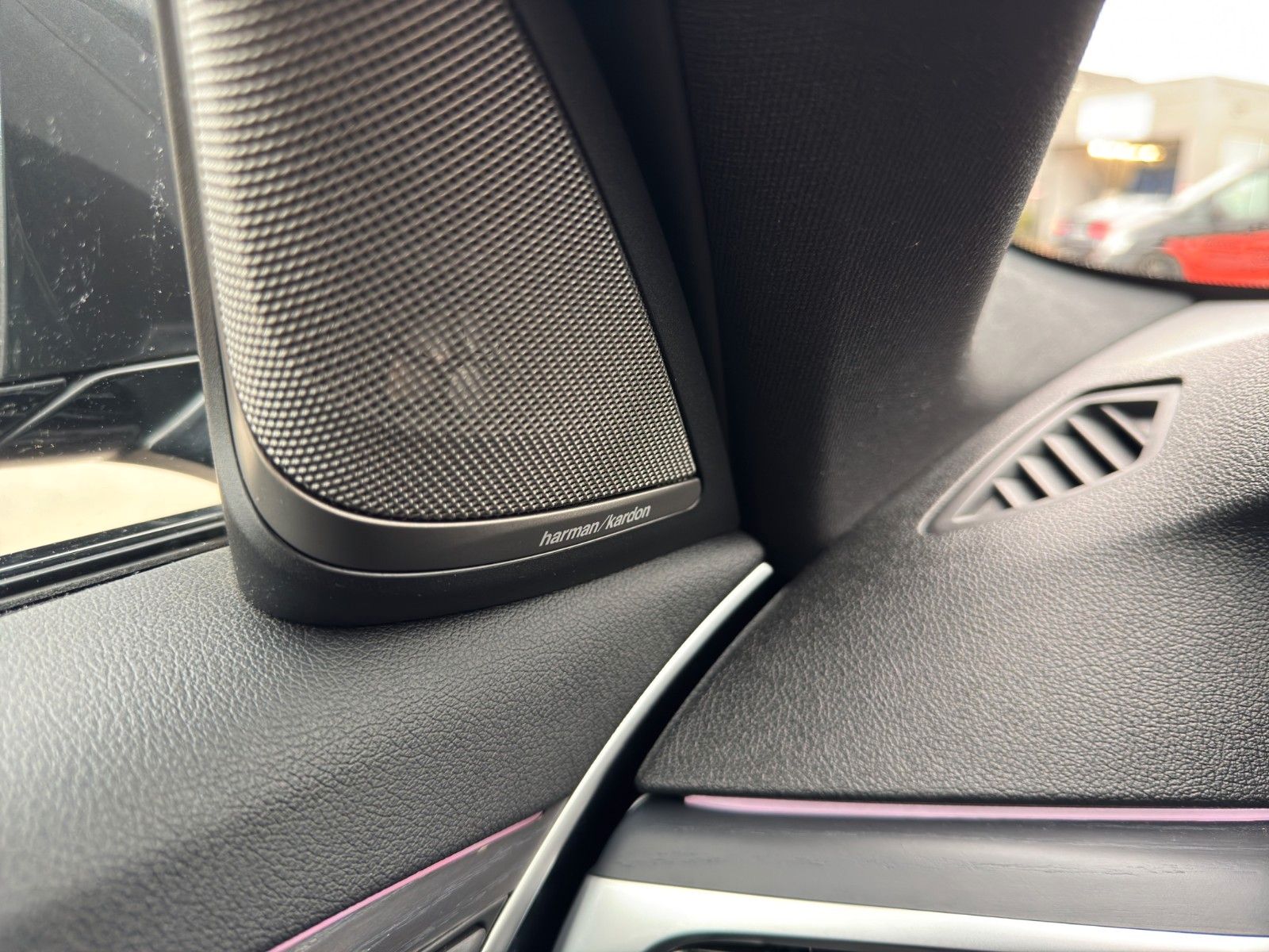 Fahrzeugabbildung BMW 530D TOURING XDRIVE M SPORT HUD H&K PANO LASER