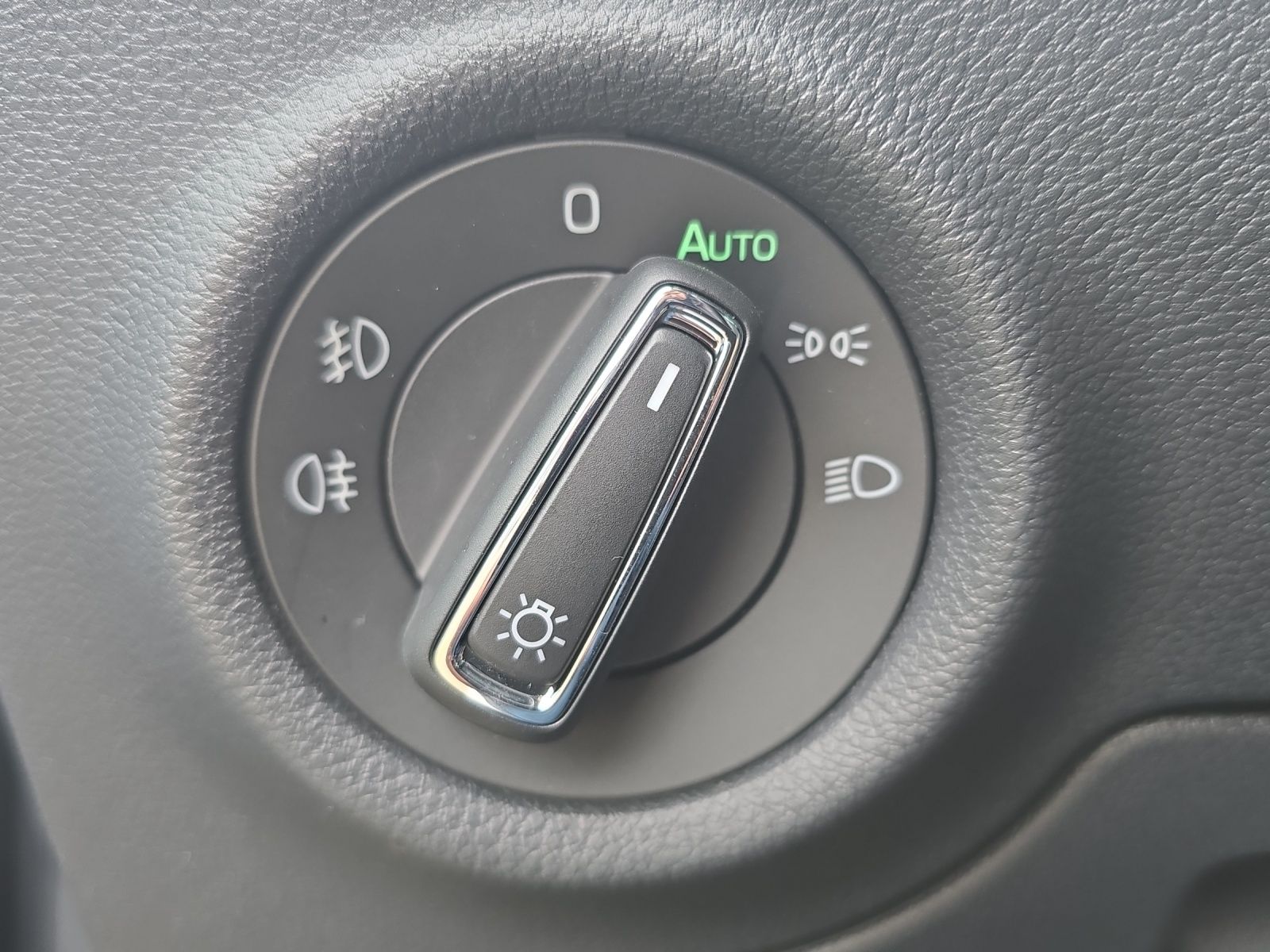 Fahrzeugabbildung SKODA Scala Drive 1.0 TSI DSG ACC  Matrix LED RFK Keyl