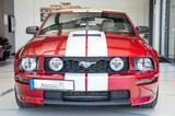 Ford Mustang Gt V8 SCHALTER CABRIO LEDER - Ford Mustang: Rot, Cabrio