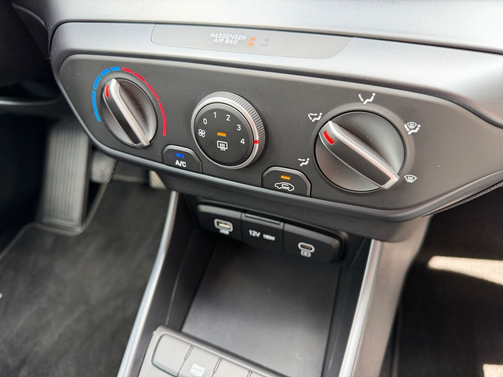 Fahrzeugabbildung Hyundai i20 1.0 T-GDI Select Navi Kamera