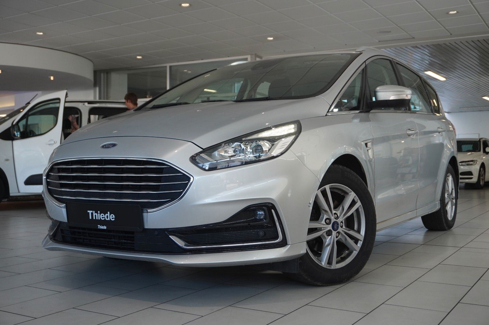 Fahrzeugabbildung Ford S-Max 2.0D TITANIUM NAVI/SHZ/KAMERA/SPORT/AHK
