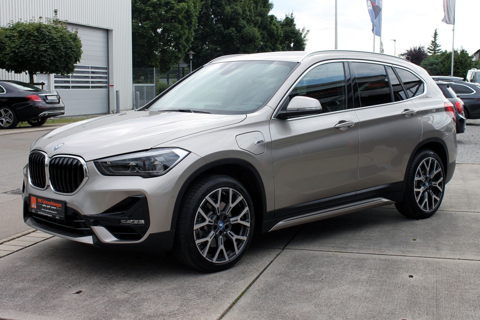 Fahrzeugabbildung BMW X1 xDrive 25e Sport Line Steptr ACC NAVI PDC KAM
