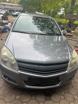 Opel Astra - Opel Astra aus 2006 mit Diesel-Antrieb: Limousine
