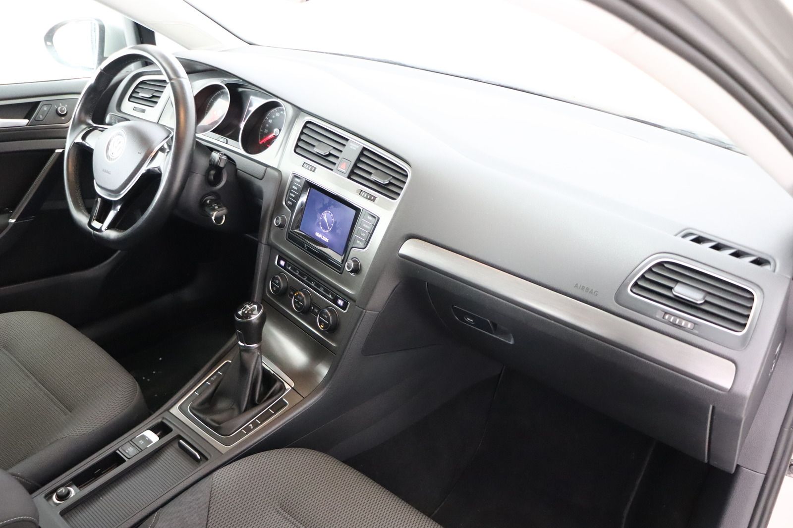 Fahrzeugabbildung Volkswagen Golf 1.4 TSI * PDC * Sitzhzg. * HU/AU neu