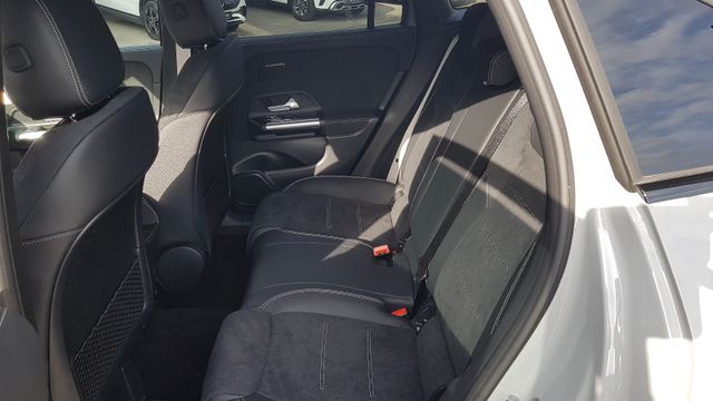 Mercedes-Benz GLA 180