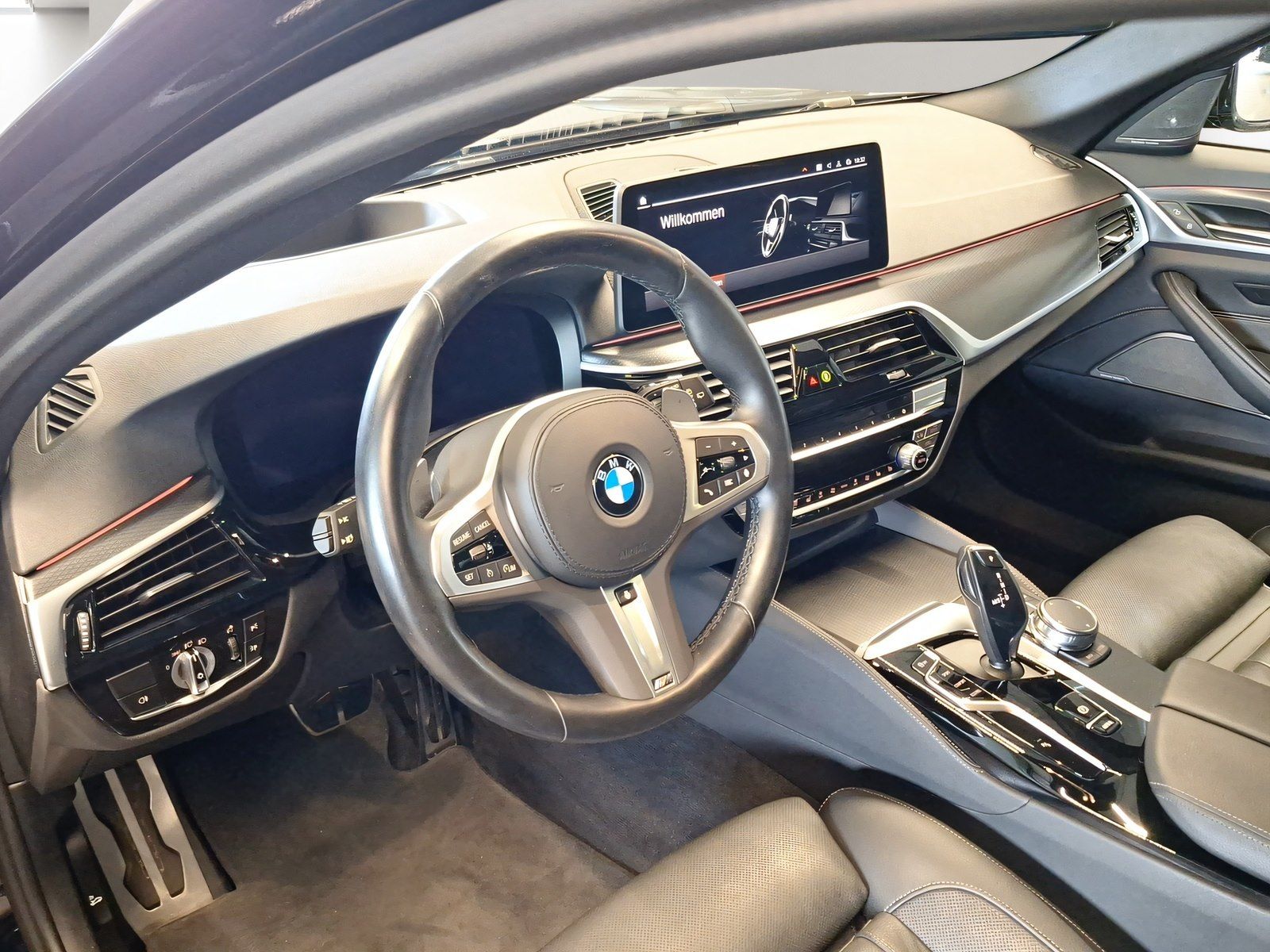 BMW 530i Touring M Sport Standheizung Harman K foto 4