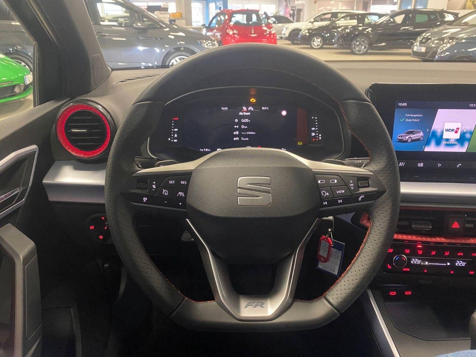 Fahrzeugabbildung SEAT Arona 1.5 TSI FR DSG GARANTIE 5+ACC+AHK+Spurwech