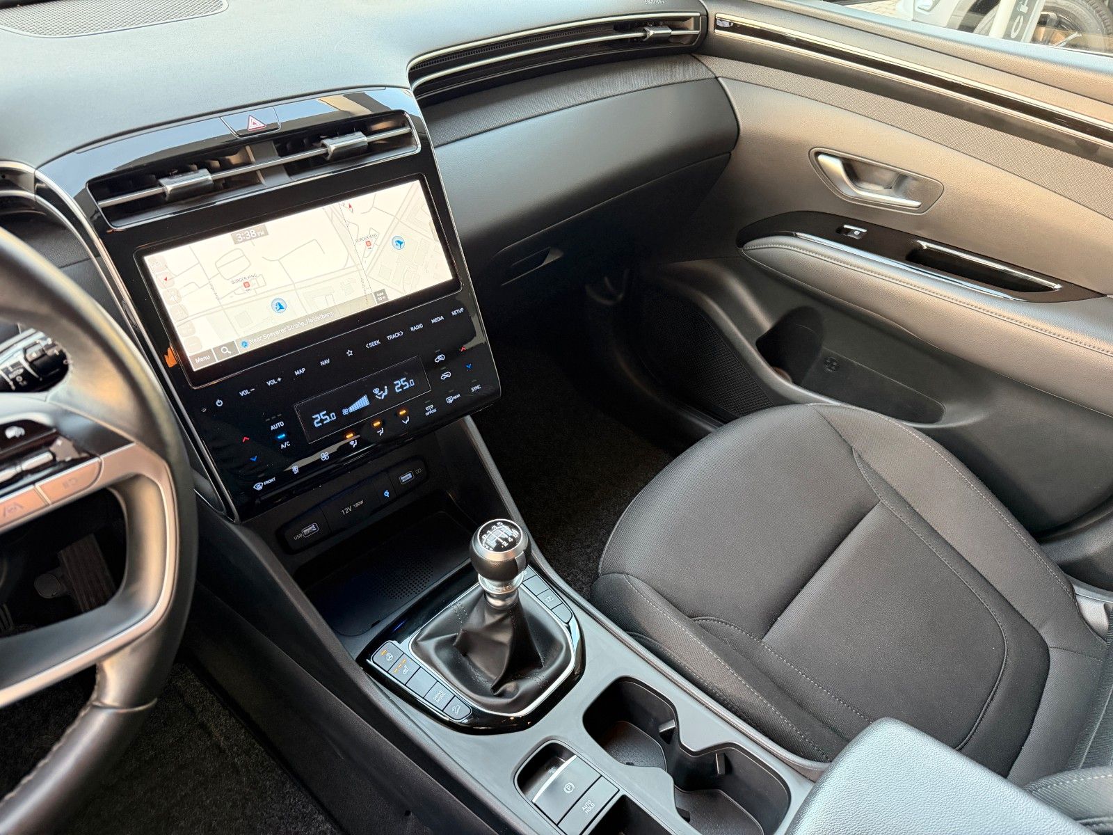 Fahrzeugabbildung Hyundai Tucson Trend 150PS Navi/Kamera/LED!