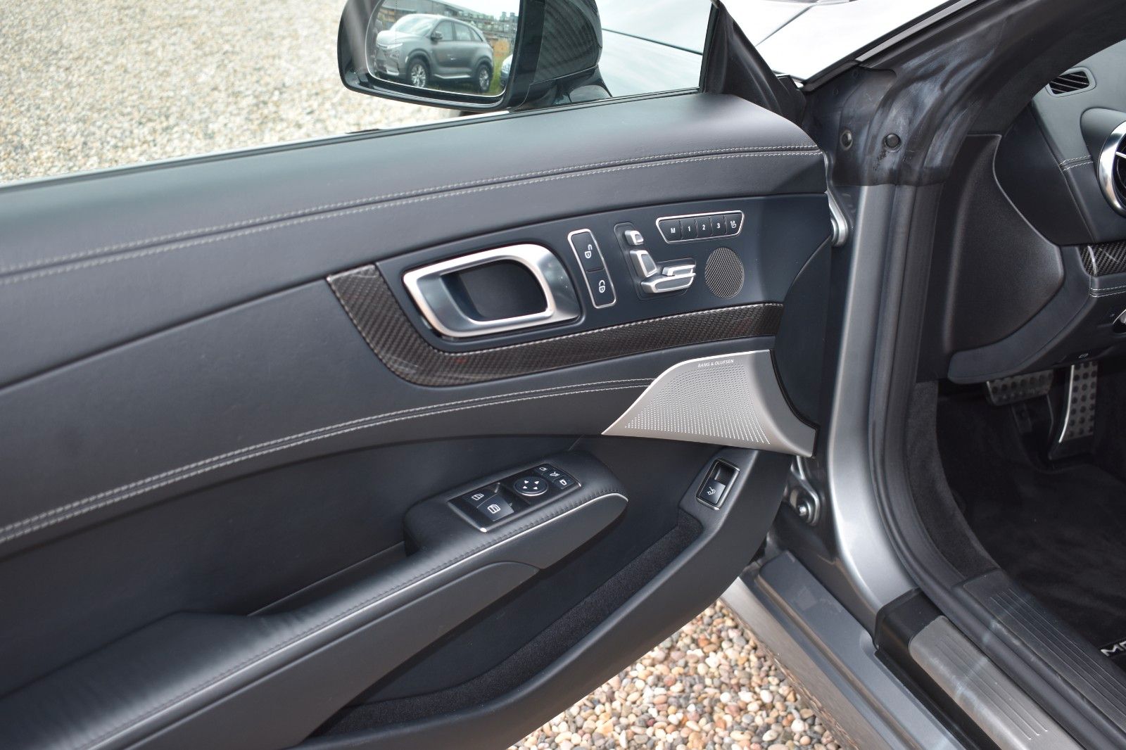 Fahrzeugabbildung Mercedes-Benz SL 63 AMG Carbonp.B&O Keramikbre. Softclose Gara