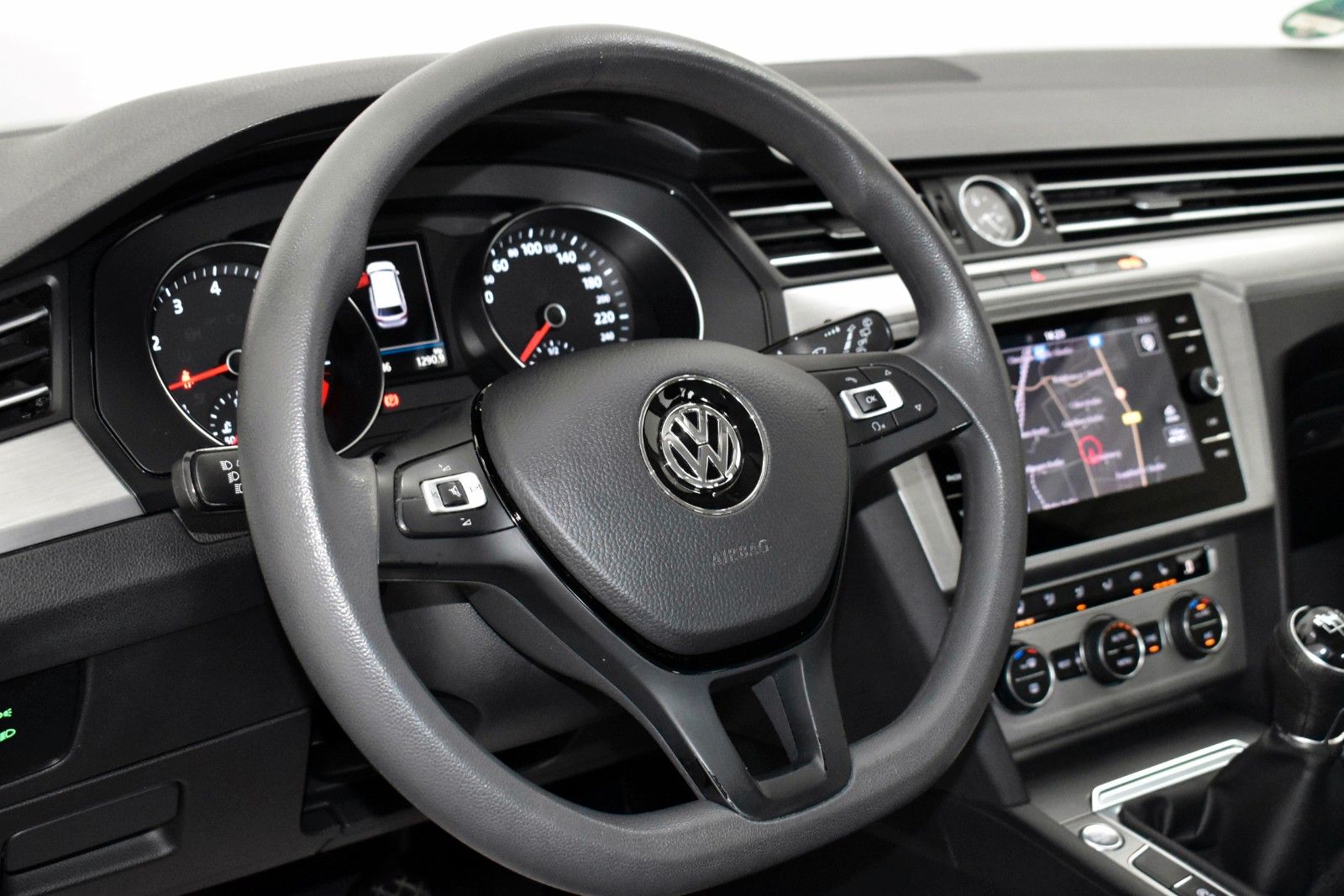 Fahrzeugabbildung Volkswagen Passat Variant Trendline Navi,SH,PDC,Allwetter