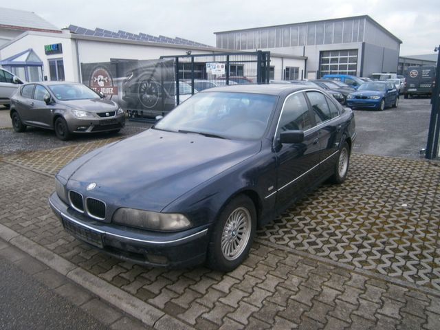 BMW 520i