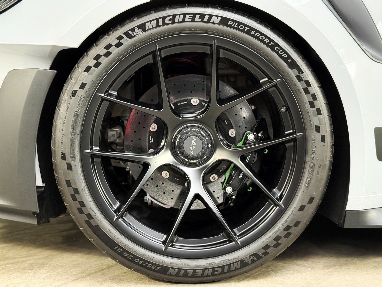 Fahrzeugabbildung Porsche 992 GT3 RS + Weissach + Approved + Clubsport