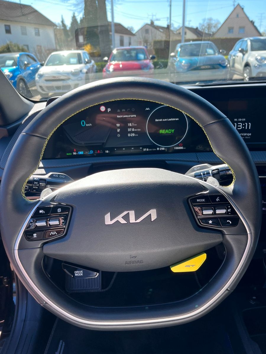 Fahrzeugabbildung Kia EV6 GT 4WD 8fach Alu Meridian Sitzheizung uvm.