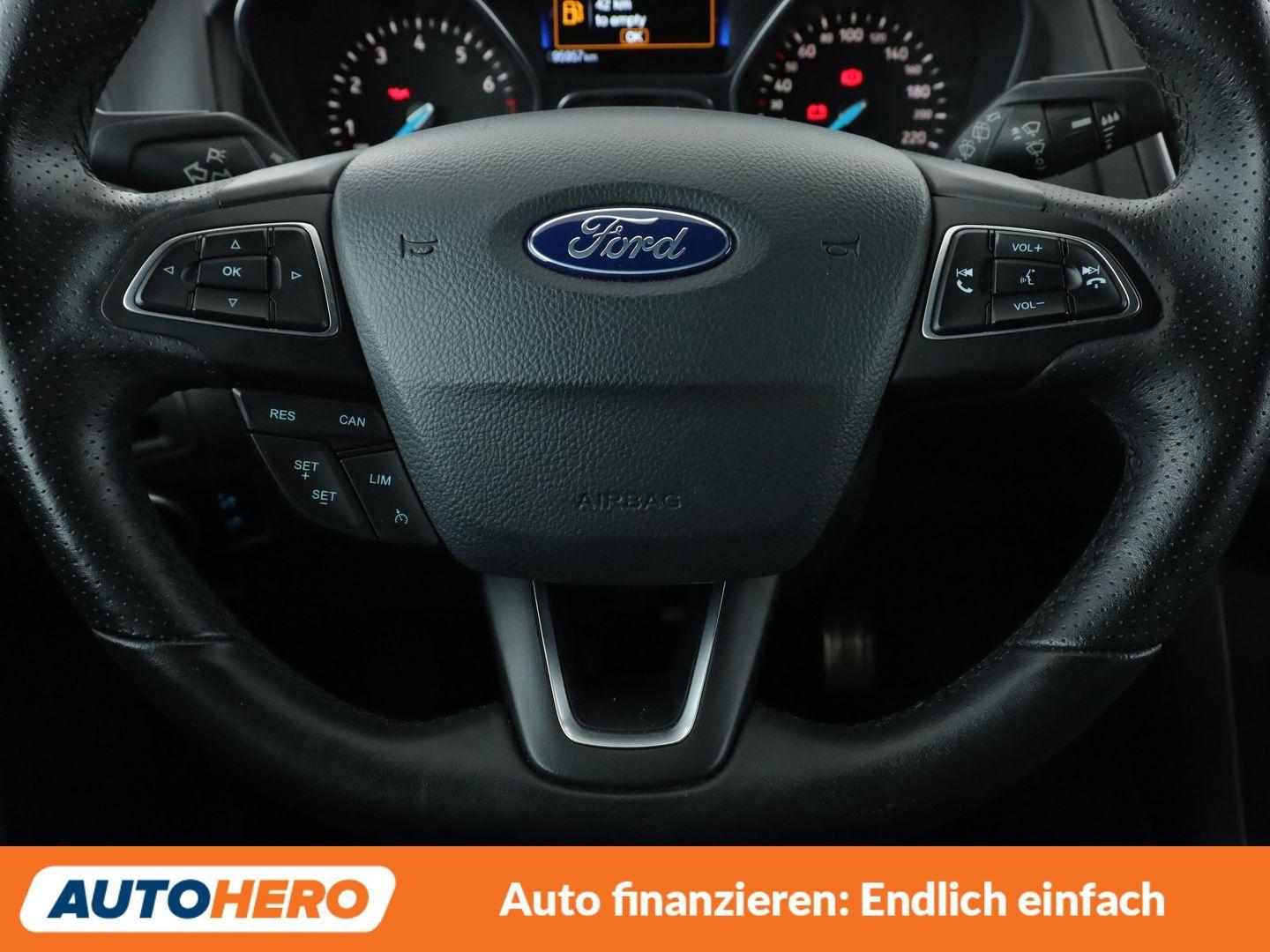 Ford Focus 1.0 EcoBoost ST-Line *NAVI*XENON*TEMPO*PDC