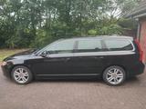 Volvo V70 Kombi - Volvo V70 aus 2011 mit Diesel-Antrieb: Kombi