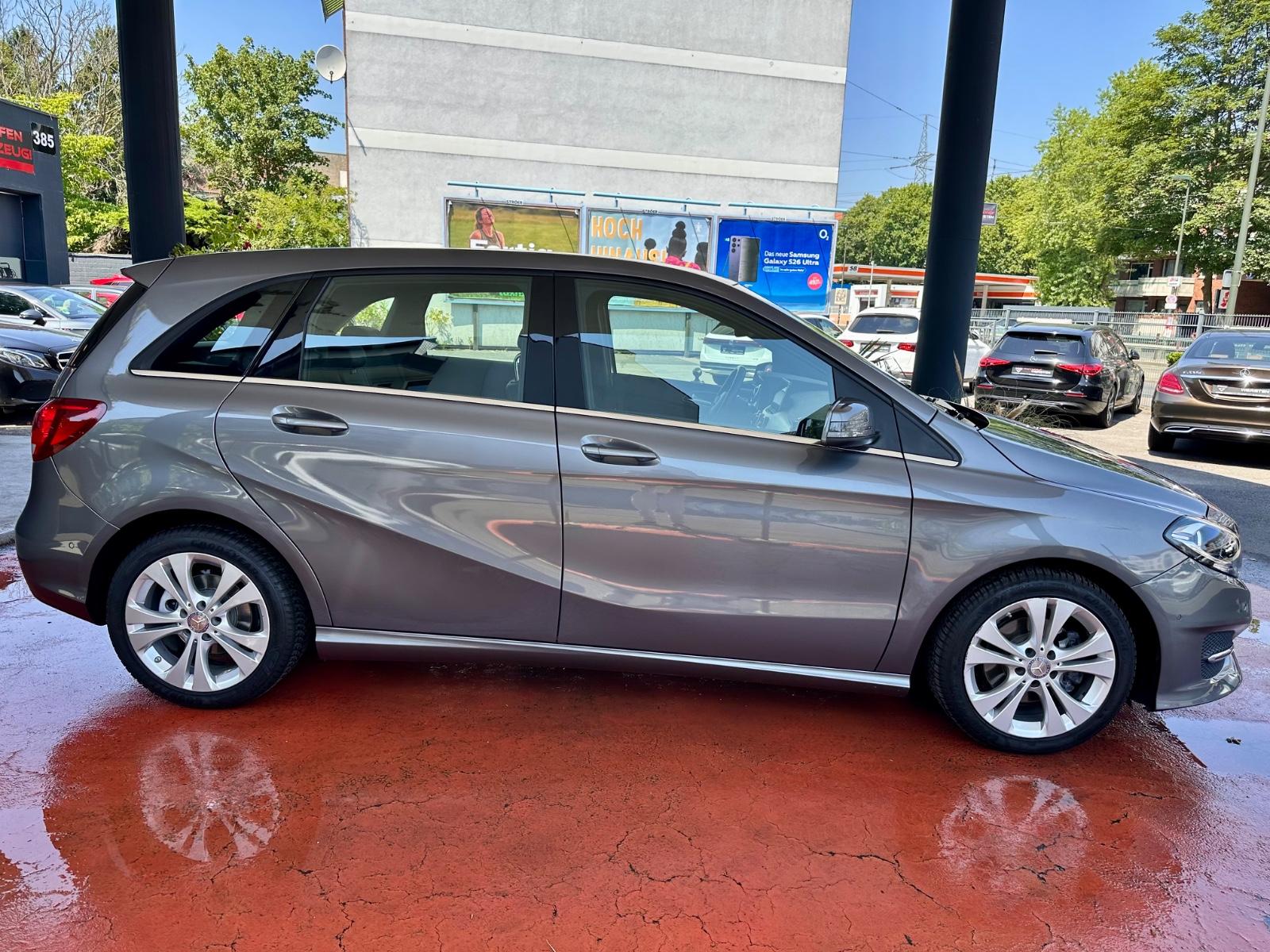 Mercedes-Benz B 180 | Wenig KM | Navi | Tüv Neu| Sehr gepflegt